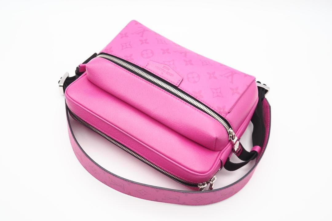 LOUIS VUITTON ショルダーバッグ アウトドアメッセンジャー PM 美