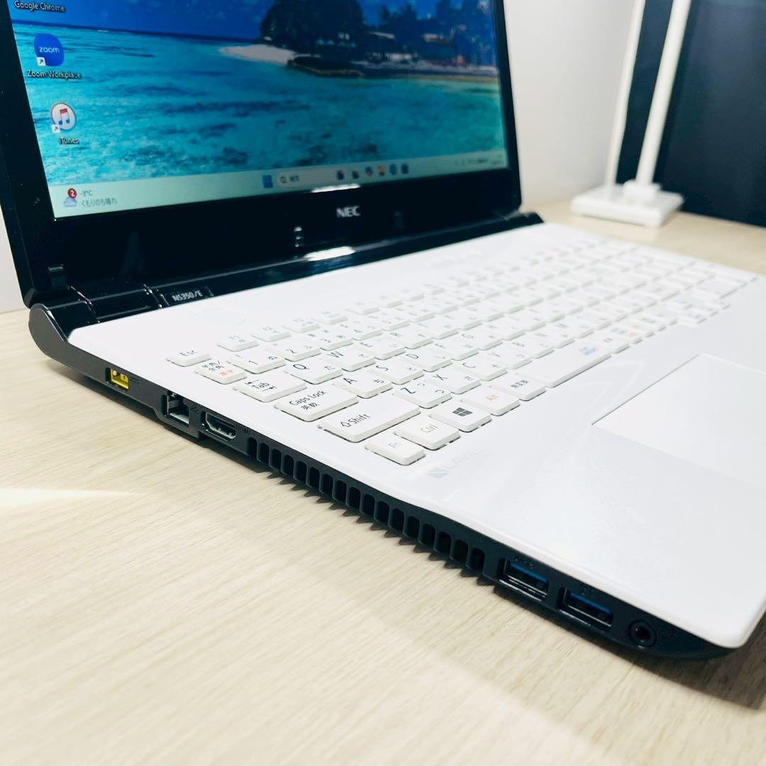 高速SSD✨Windows11 ノートパソコン✨ブルーレイ カメラ 白 カメラ