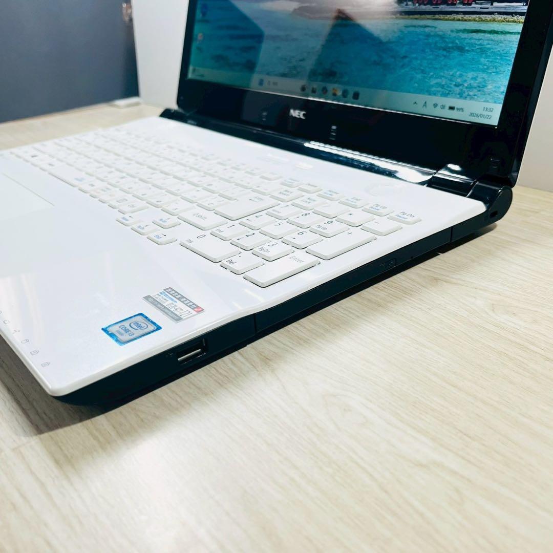 高速SSD✨Windows11 ノートパソコン✨ブルーレイ カメラ 白 カメラ