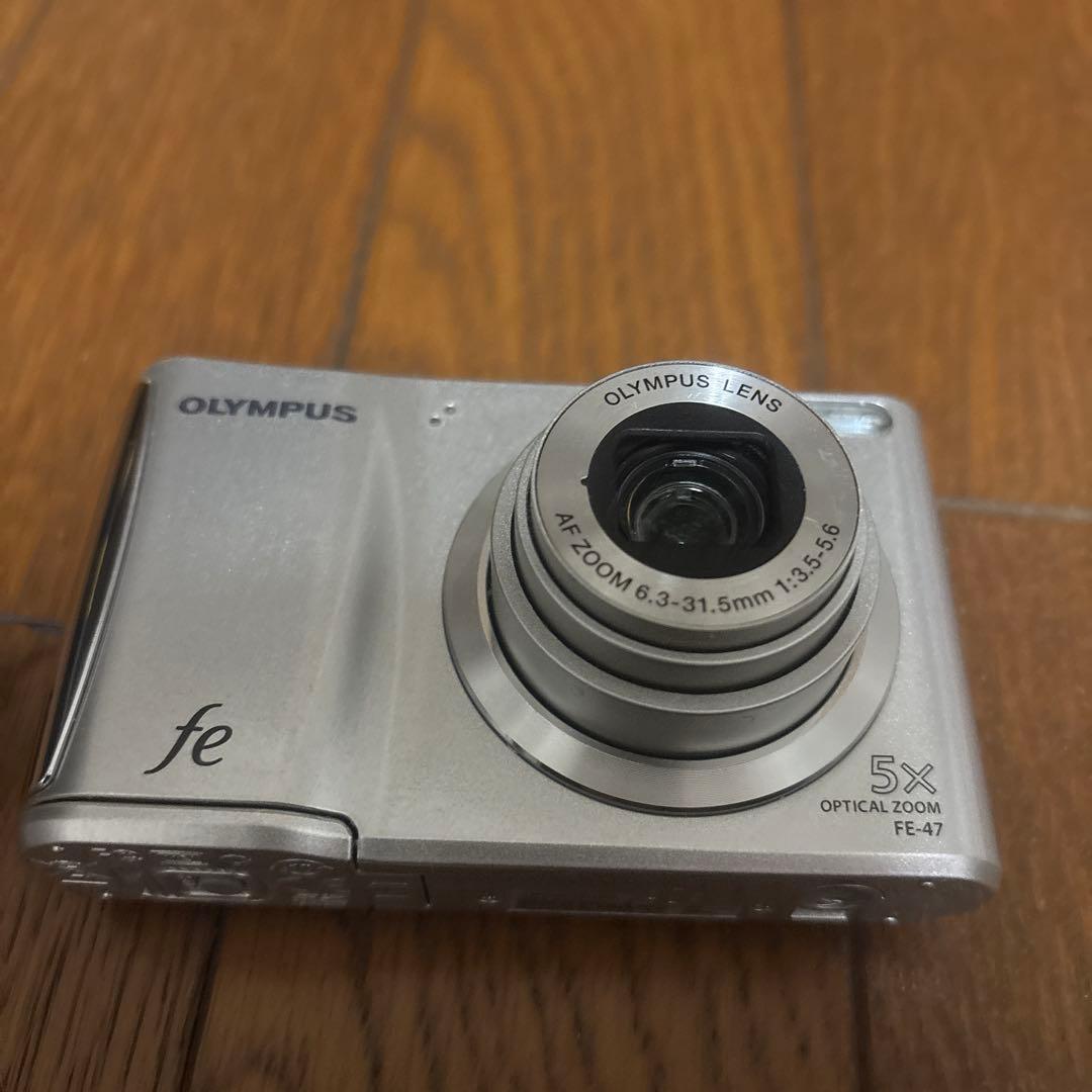 OLYMPUS FE-47 コンパクトデジタルカメラ　乾電池式