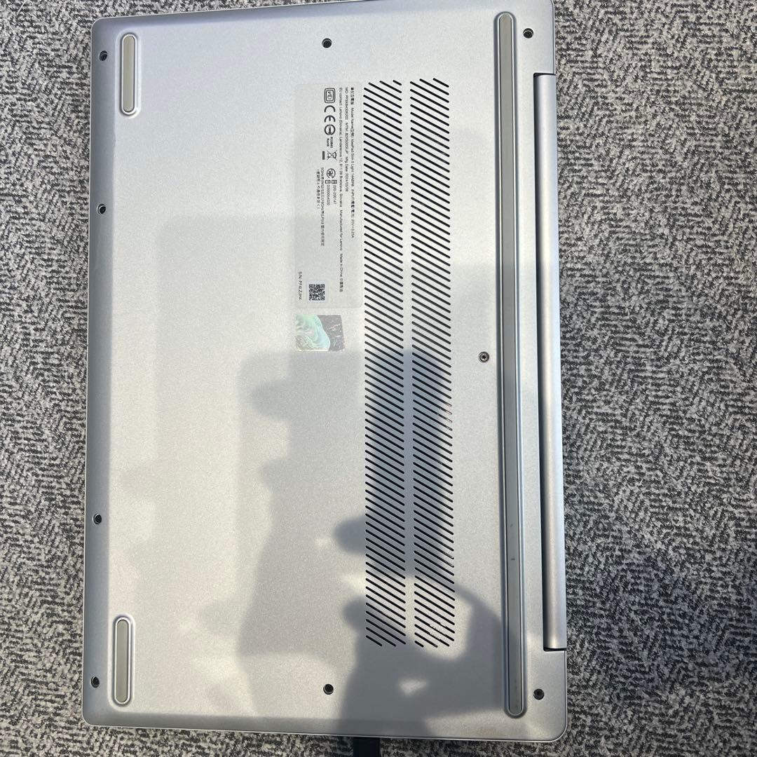 Lenovo シルバー ノートPC USBポート付き