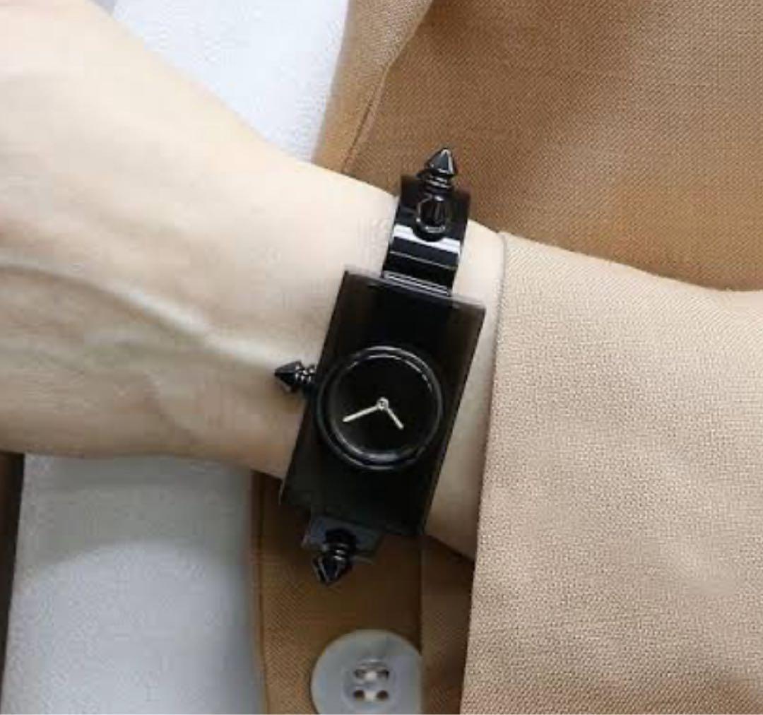 GUCCI ブラック スクエアフェイス 時計　ヴィンテージ