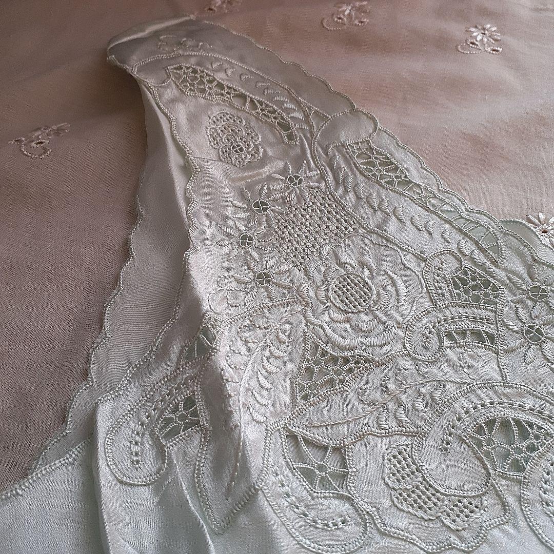 シルク100%パジャマワンピースとシルクパジャマ２点、最高級クラス絹