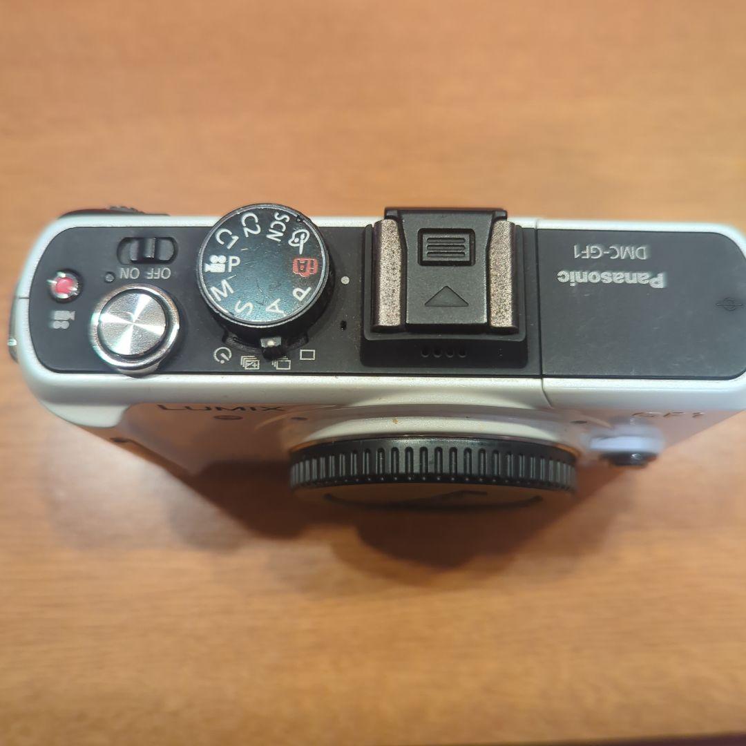 Panasonic Lumix　GF1 ホワイト ミラーレスカメラ