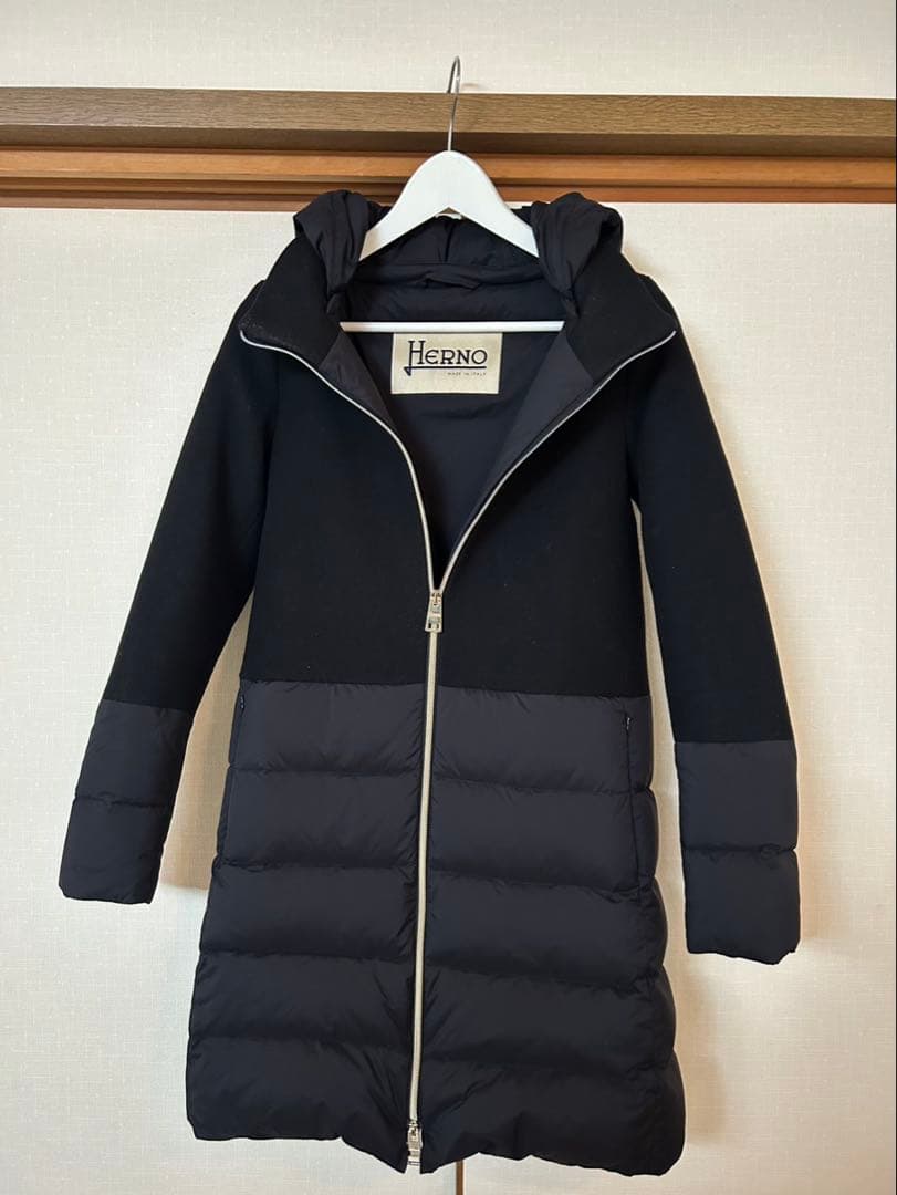 Herno フード付きロングダウンジャケット