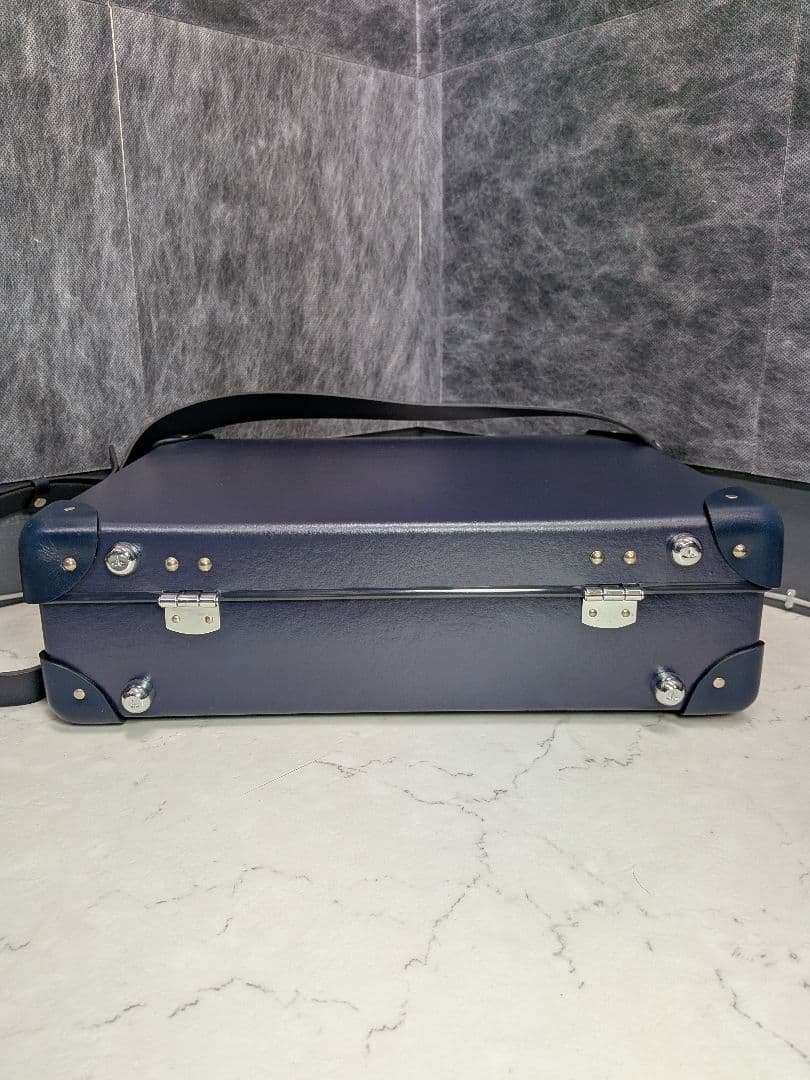 ③グローブトロッター ネイビー スモールアタッシェショルダー