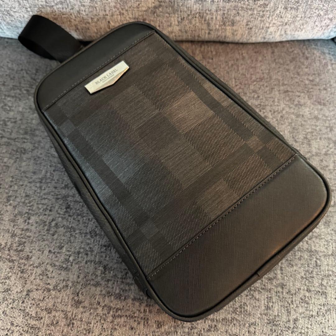 【新品】ブラックレーベル クレストブリッジ BLチェック レザー切換ボディバッグ