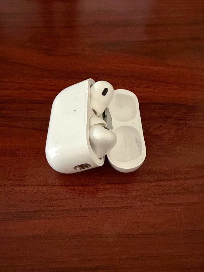 AirPods Pro 2 本体 充電ケース付き