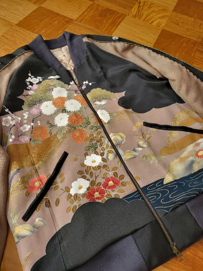 め0101着物リメイク正絹古布黒留袖江戸褄鶴文ヴィンテージスカジャンハンドメイド