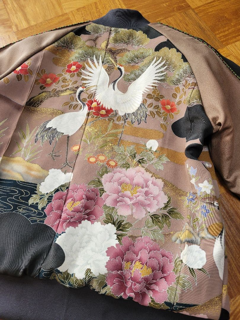 め0101着物リメイク正絹古布黒留袖江戸褄鶴文ヴィンテージスカジャンハンドメイド