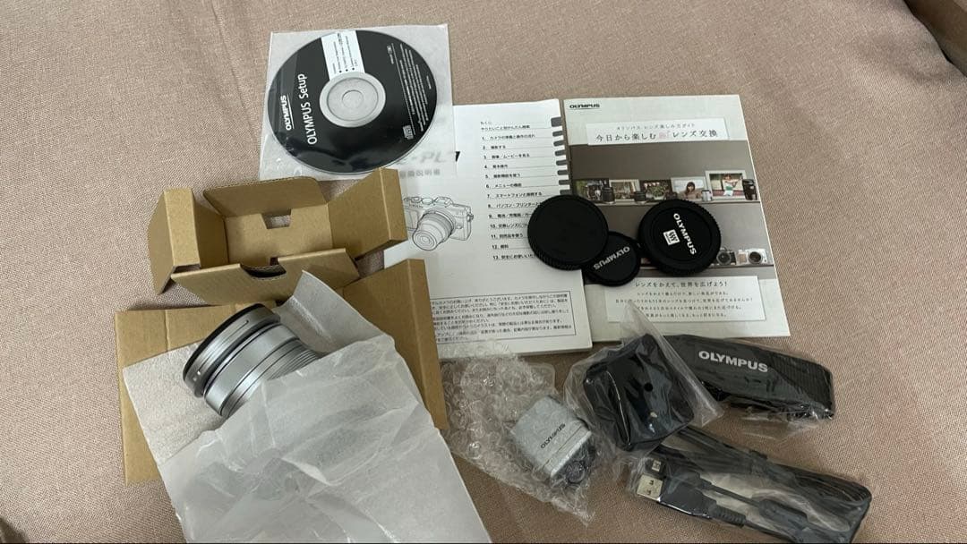 オリンパス PEN E-PL9 ホワイト カメラケース付き