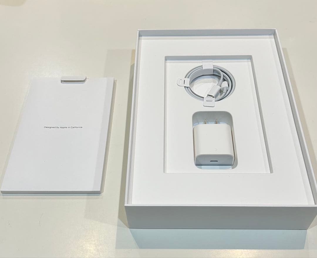 Apple iPad 第9世代 Wi-Fiスペースグレー 本体　付属品有