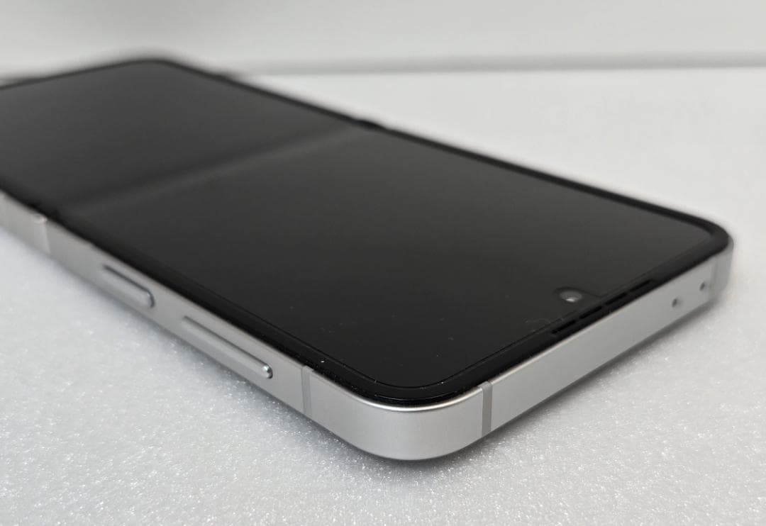 た*き様 Galaxy Z Flip6(Samsung.com限定)ホワイト25