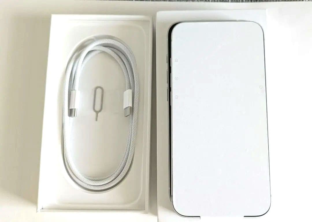 iPhone16e ホワイト 128GB simフリー 残積なし 限定保証付