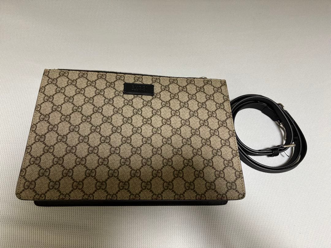グッチ　メンズ　ショルダーバッグ
