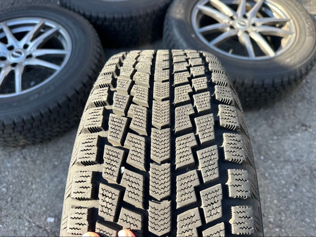 225/65R17 スタッドレスタイヤ　ホイール4本セット　ハリアー