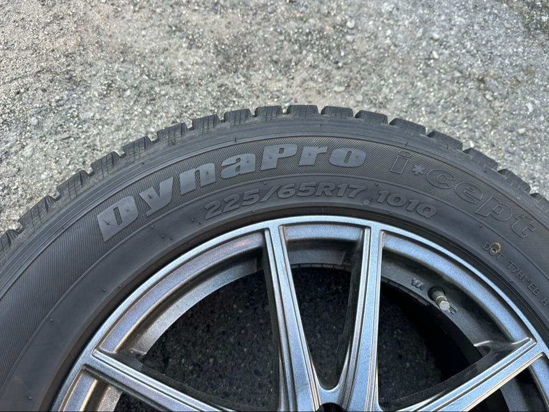 225/65R17 スタッドレスタイヤ　ホイール4本セット　ハリアー