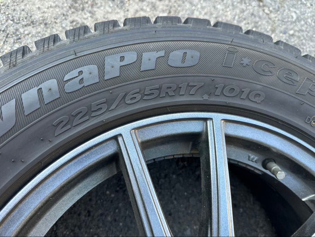 225/65R17 スタッドレスタイヤ　ホイール4本セット　ハリアー