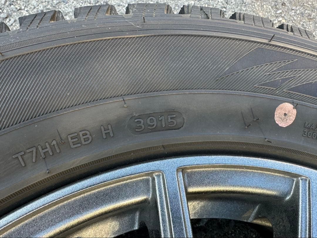 225/65R17 スタッドレスタイヤ　ホイール4本セット　ハリアー