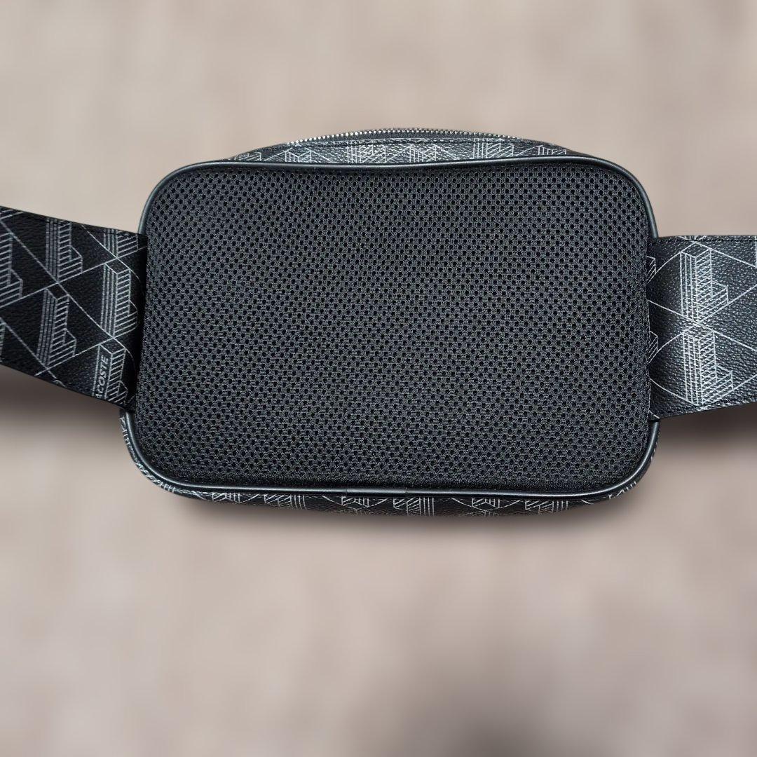 LACOSTE ボディバッグ