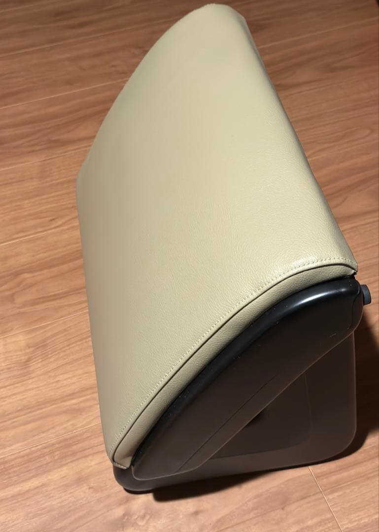 トヨタ アルファード 純正オットマン