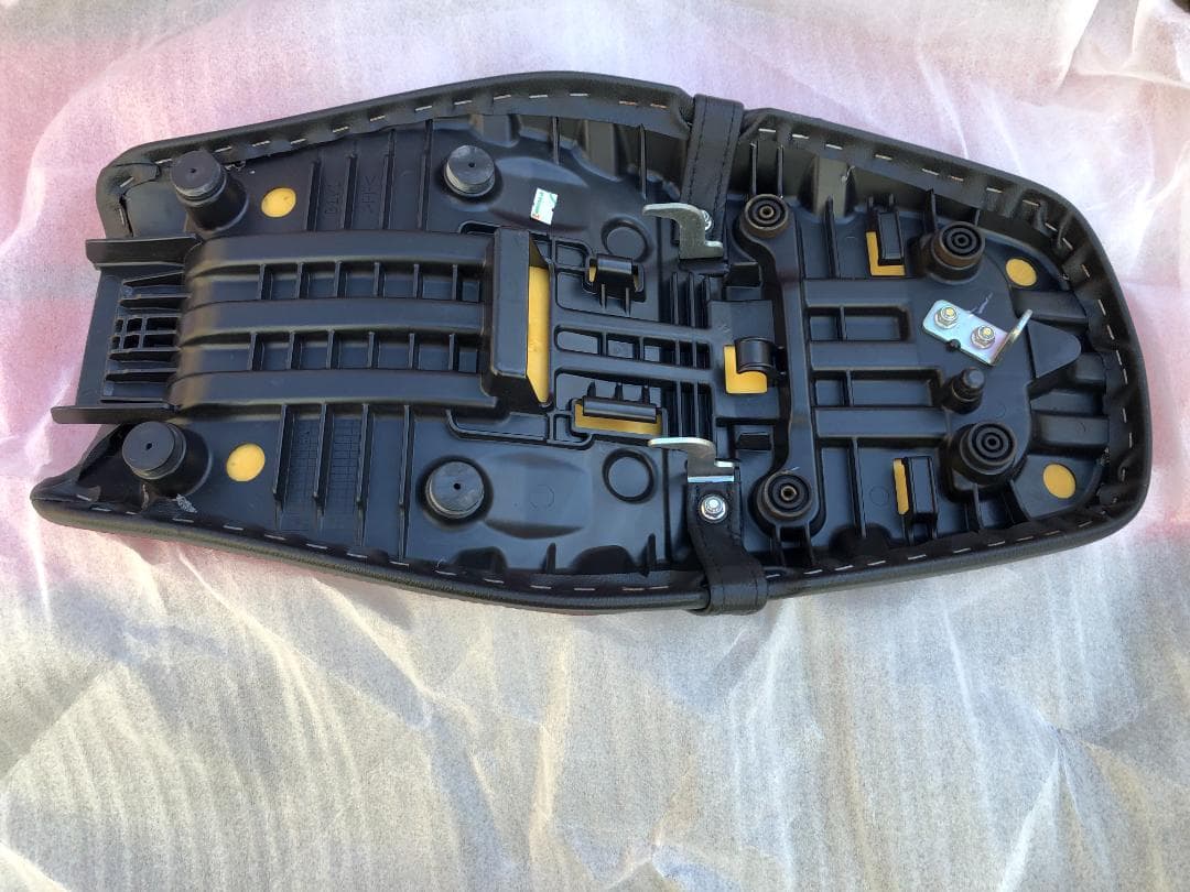 katt!　ヤマハ XSR155　XSR125　純正カウル　シート　他色々