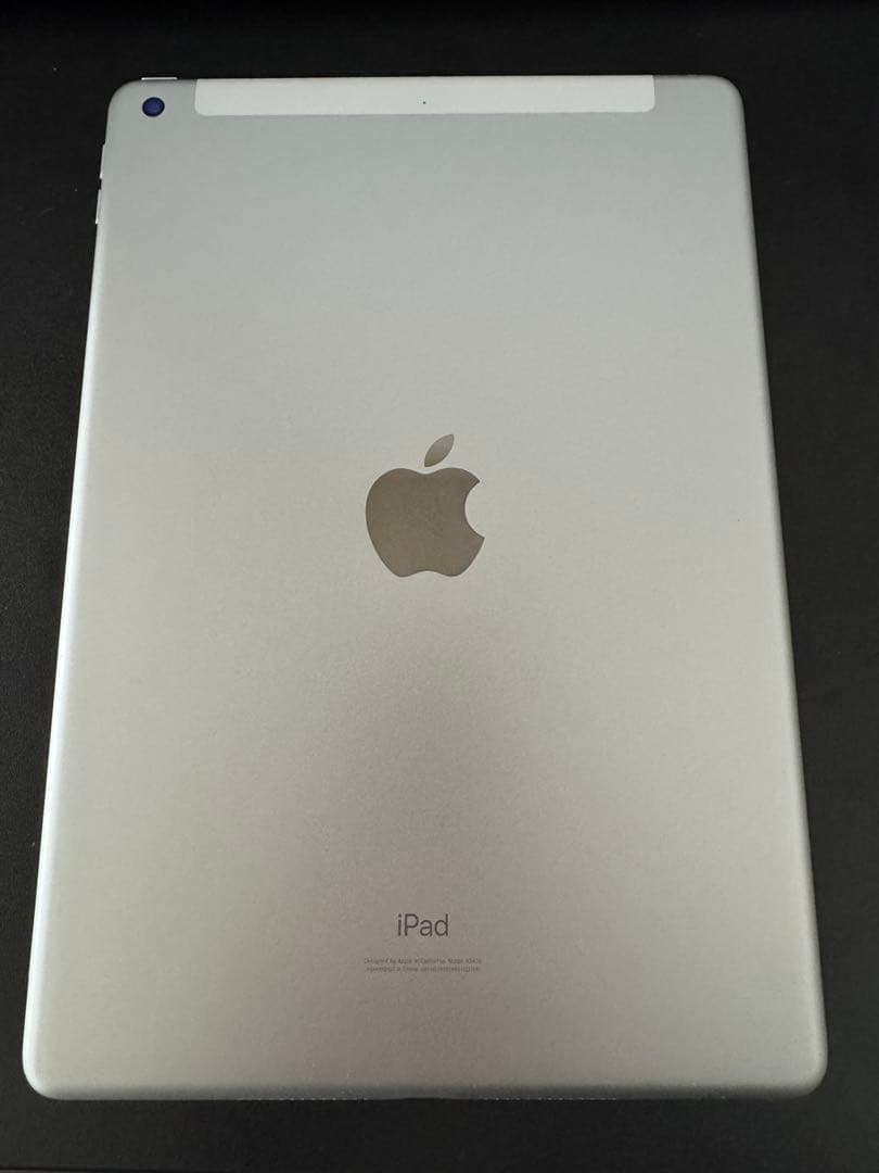 iPad 第8世代 32GB WI-fi+Cellularモデル シルバー