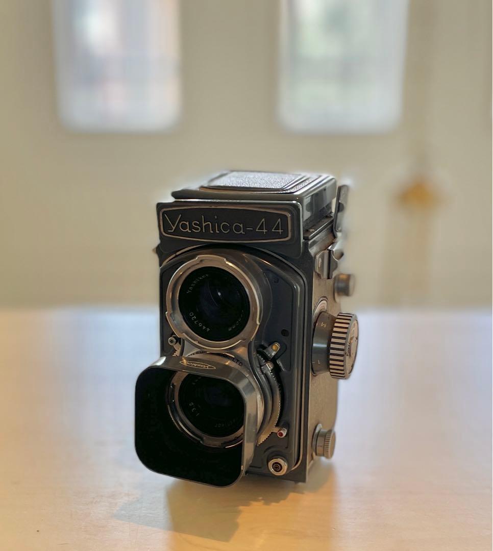 Yashica-44 二眼レフカメラ　フード付き