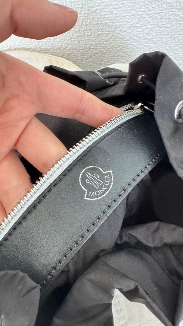 MONCLER ホワイトキルティングリュック