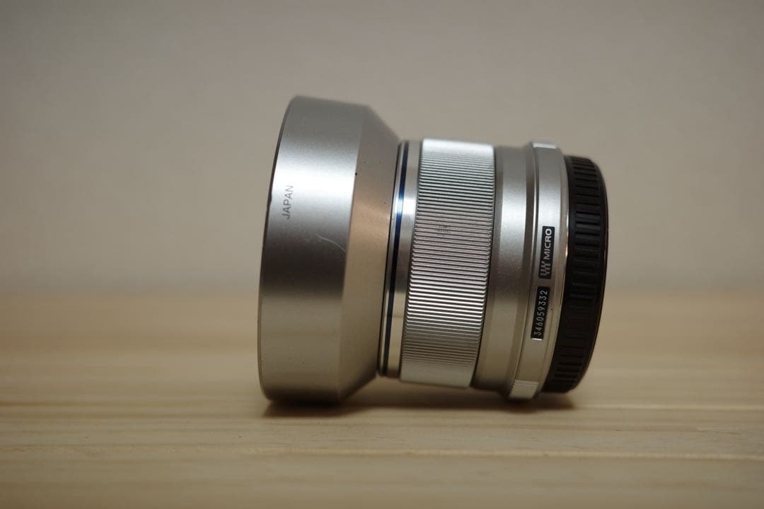 OLYMPUS 25mm F1.8 シルバー(単焦点レンズ）