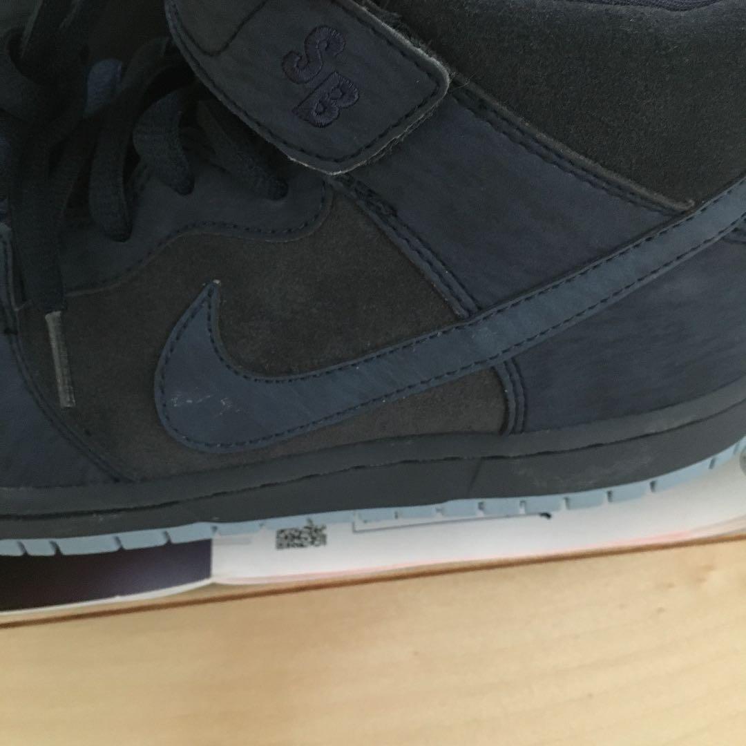 ナイキ　MIDカット　スニーカー