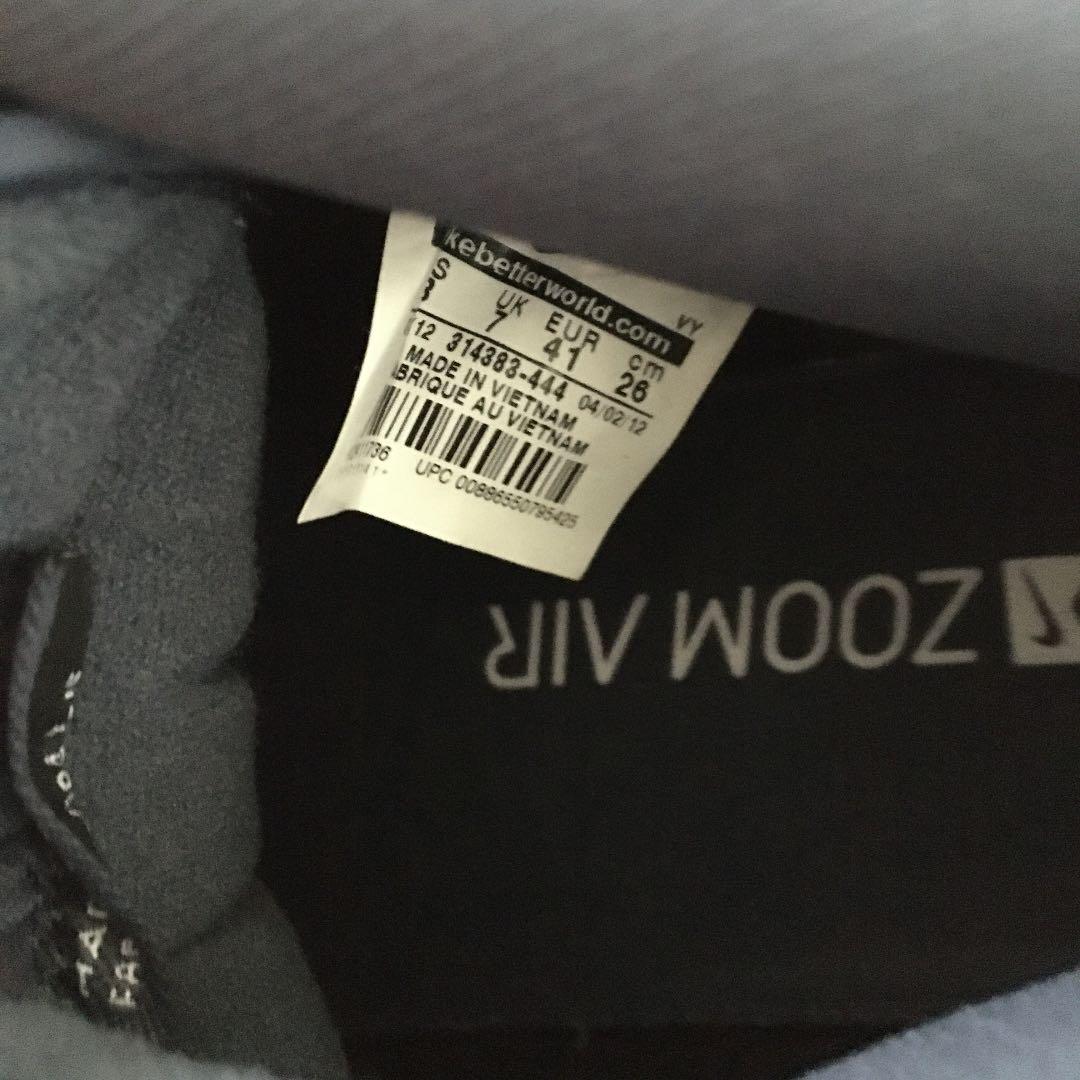 ナイキ　MIDカット　スニーカー