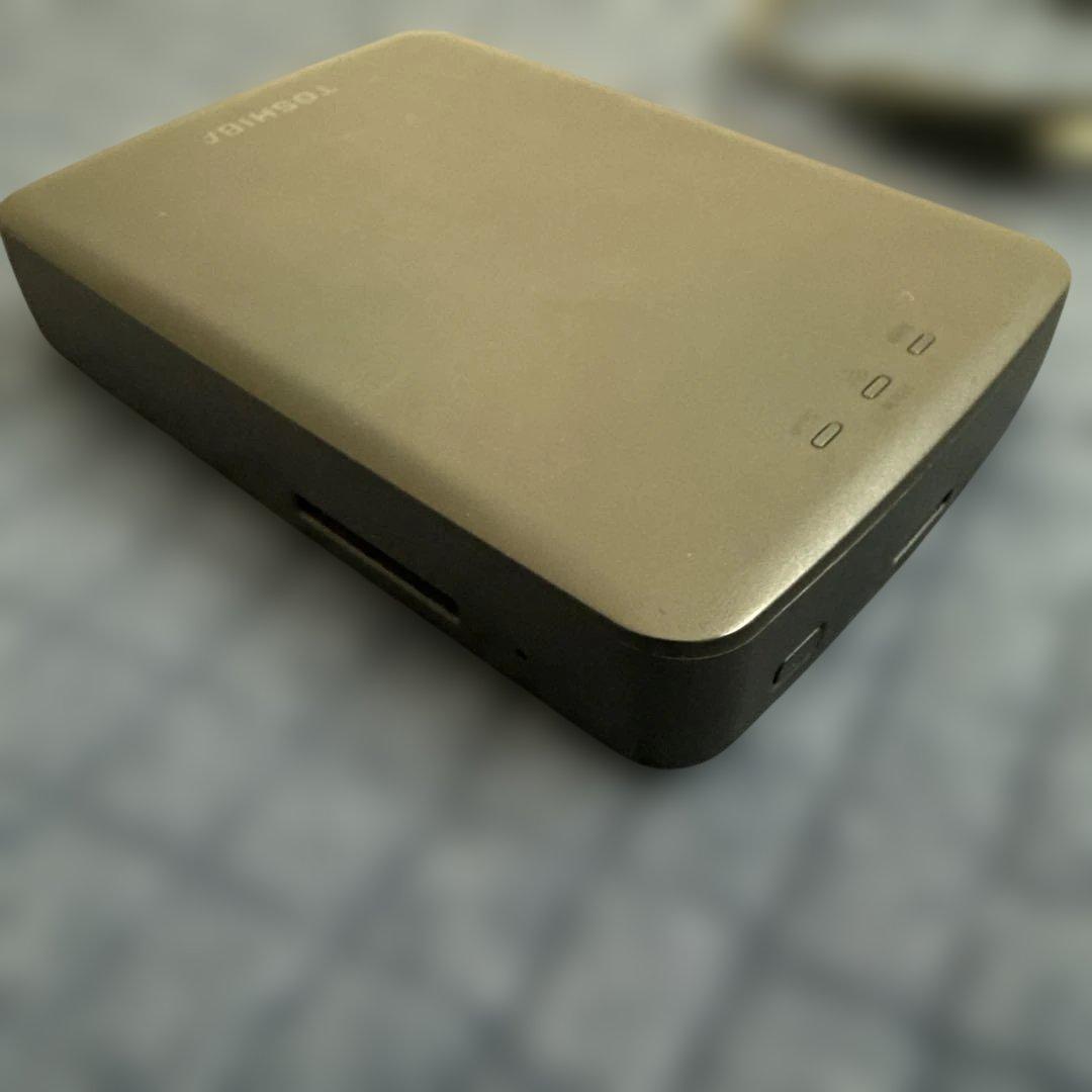 外付けハードディスク・ドライブ DTU110 Wireless Portable Hard Drive