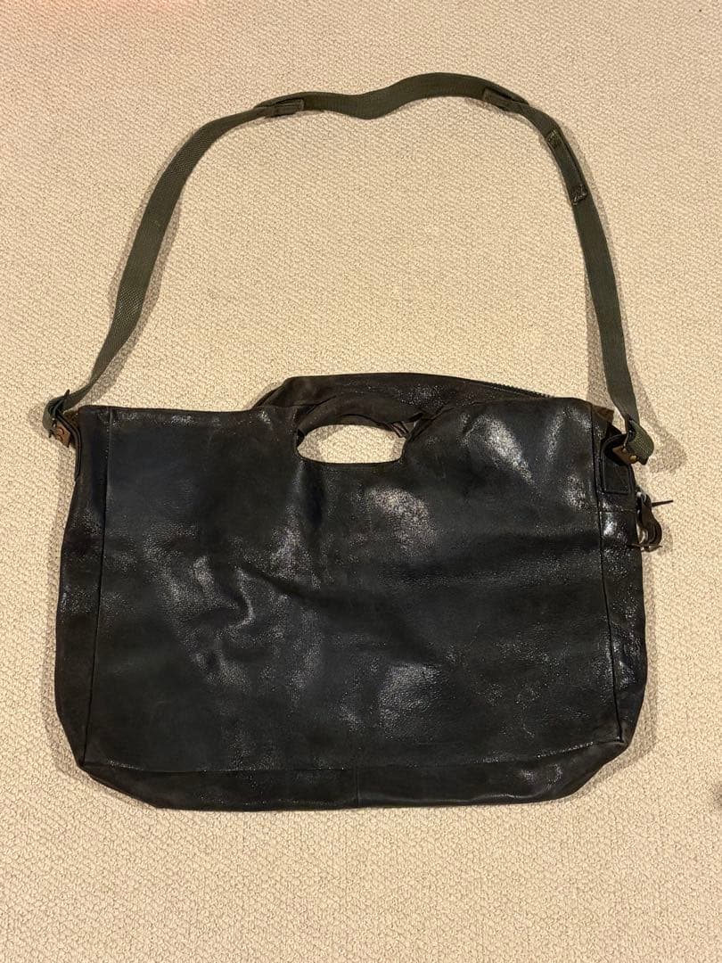 DELLE COSE ショルダーバッグ　イタリア製GUIDIレザー