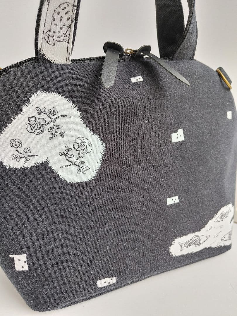 ミナペルホネン　レア　trois　ミニサイズまるいファスナーバッグ