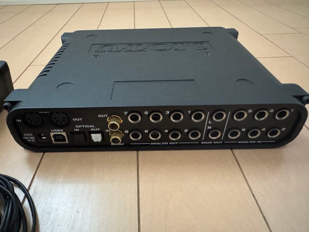 MOTU UltraLite mk4　USBオーディオインターフェイス