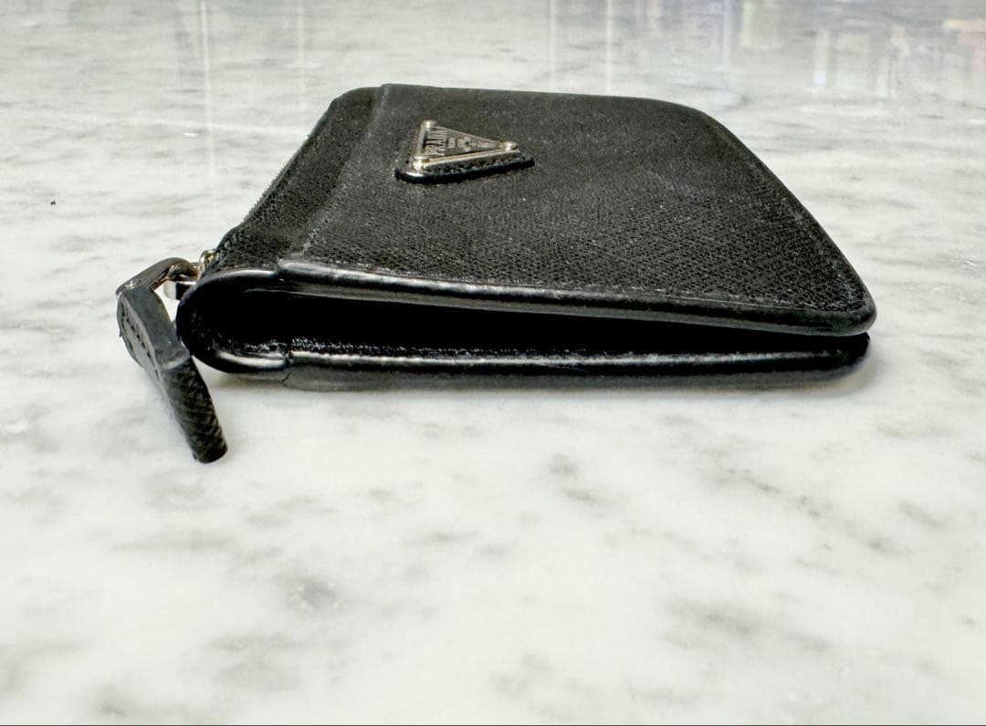 【PRADA】プラダ ブラック サフィアーノトライアングル カードケース