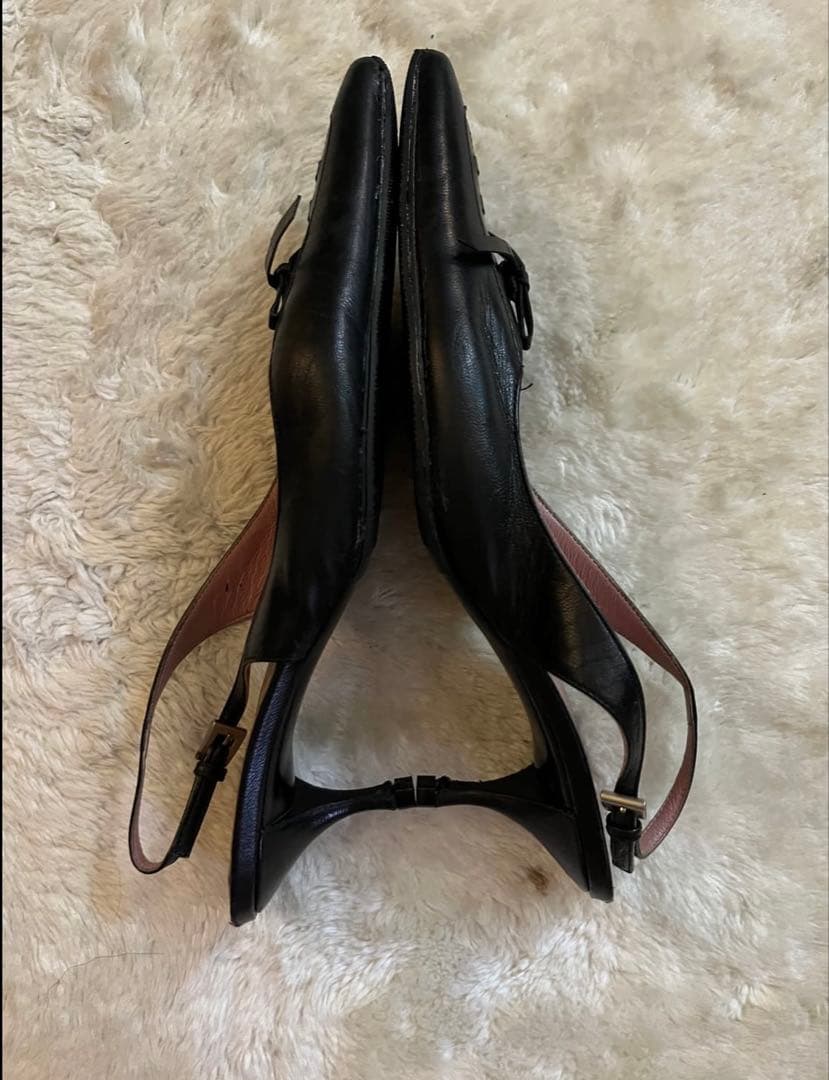 PRADA ブラックレザーヒール ポインテッドトゥ