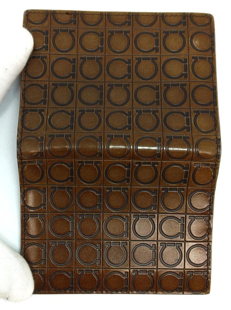 サルヴァトーレフェラガモ カードケース 名刺入 レザー 中古品 (59016)