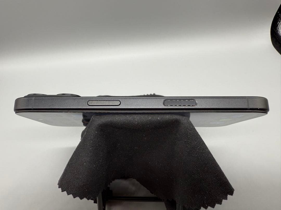 m*i様 iPhone 16 256GB バッテリー最大容量100%