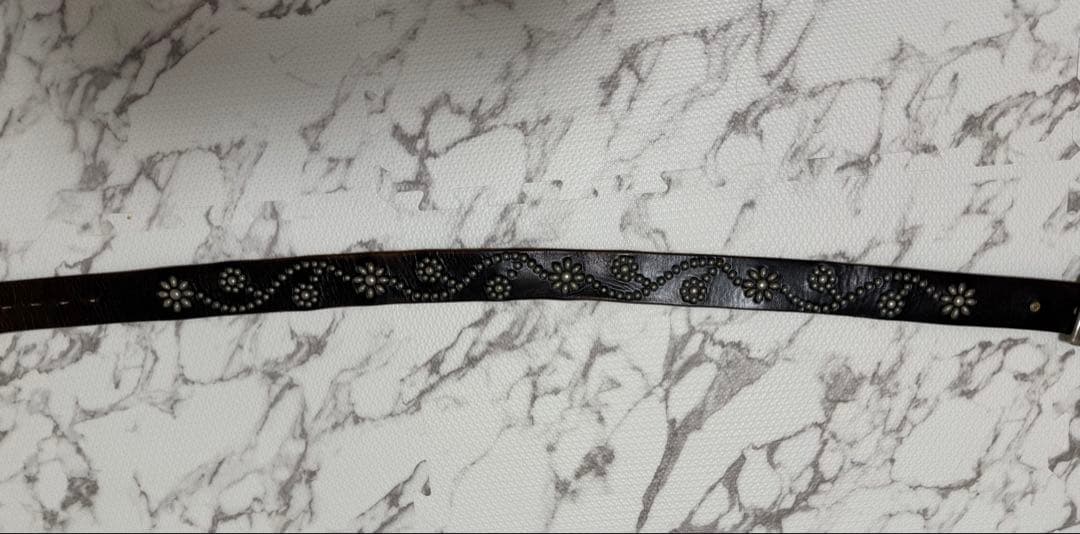 【36】HTC フラワー　スタッズベルト　黒