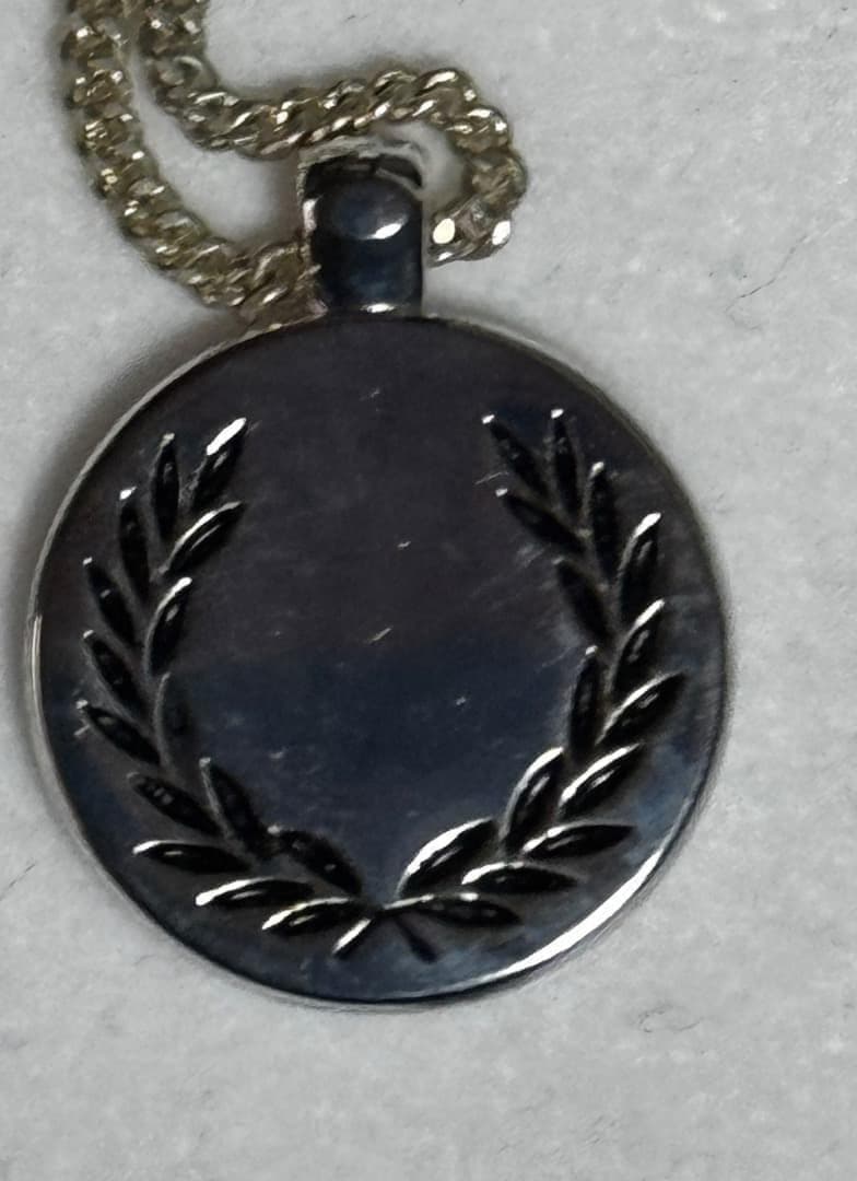 FREDPERRY フレッドペリー 月桂樹 ローレルネックレス シルバー 新品