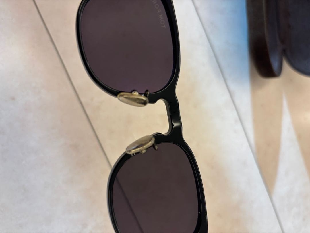 TOM FORD ブラックサングラス ケース付き