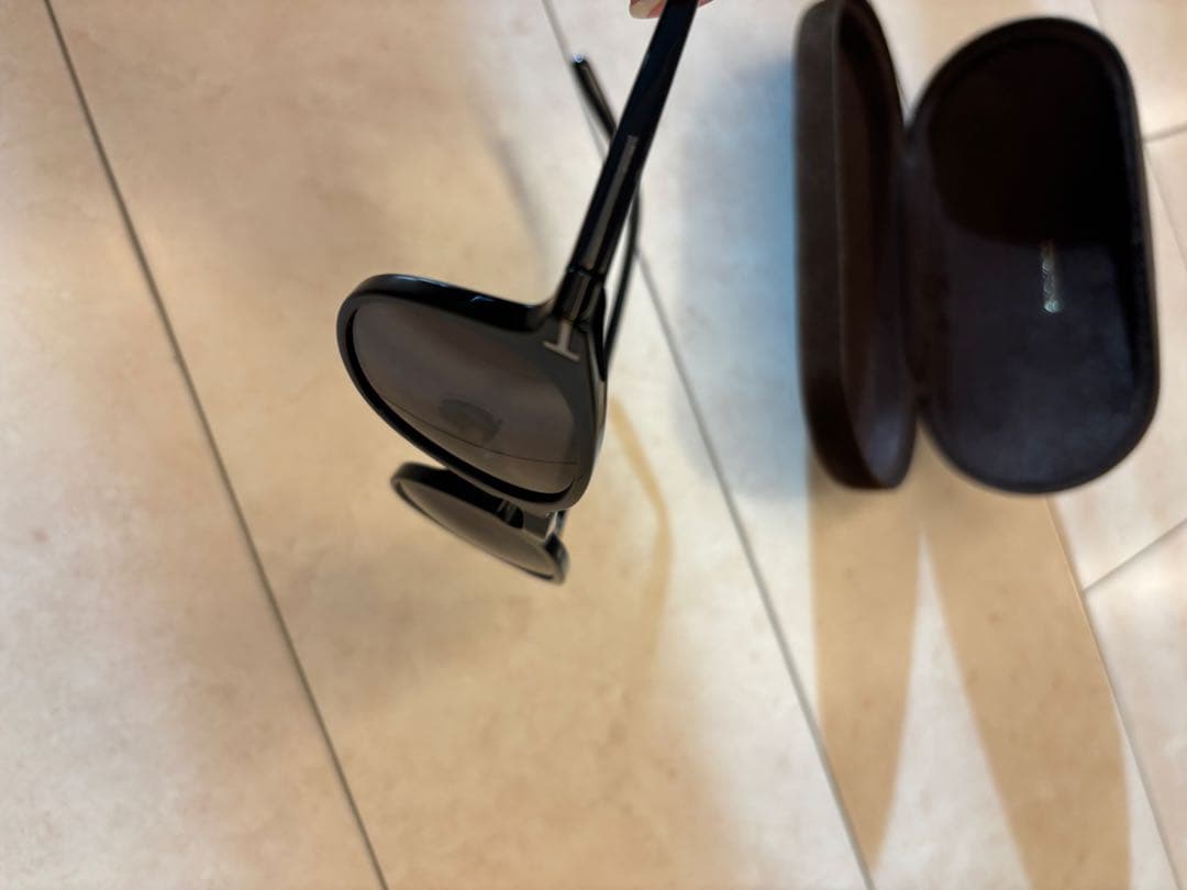 TOM FORD ブラックサングラス ケース付き