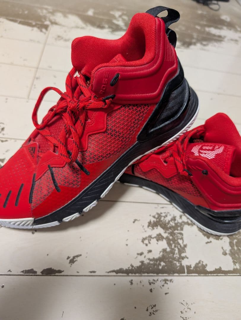 レッド バスケットボールシューズ ハイカット