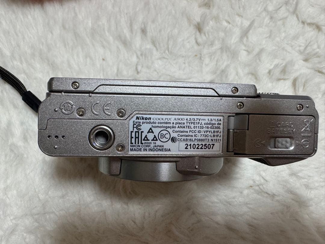 【美品】Nikon COOLPIX A900 シルバー　35倍光学ズーム