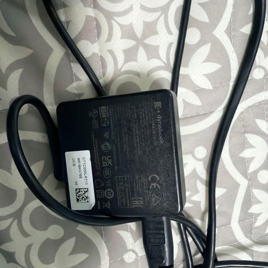 【ジャンク】dynabook P1V8UPBB 画面に傷多数、動作に問題なし