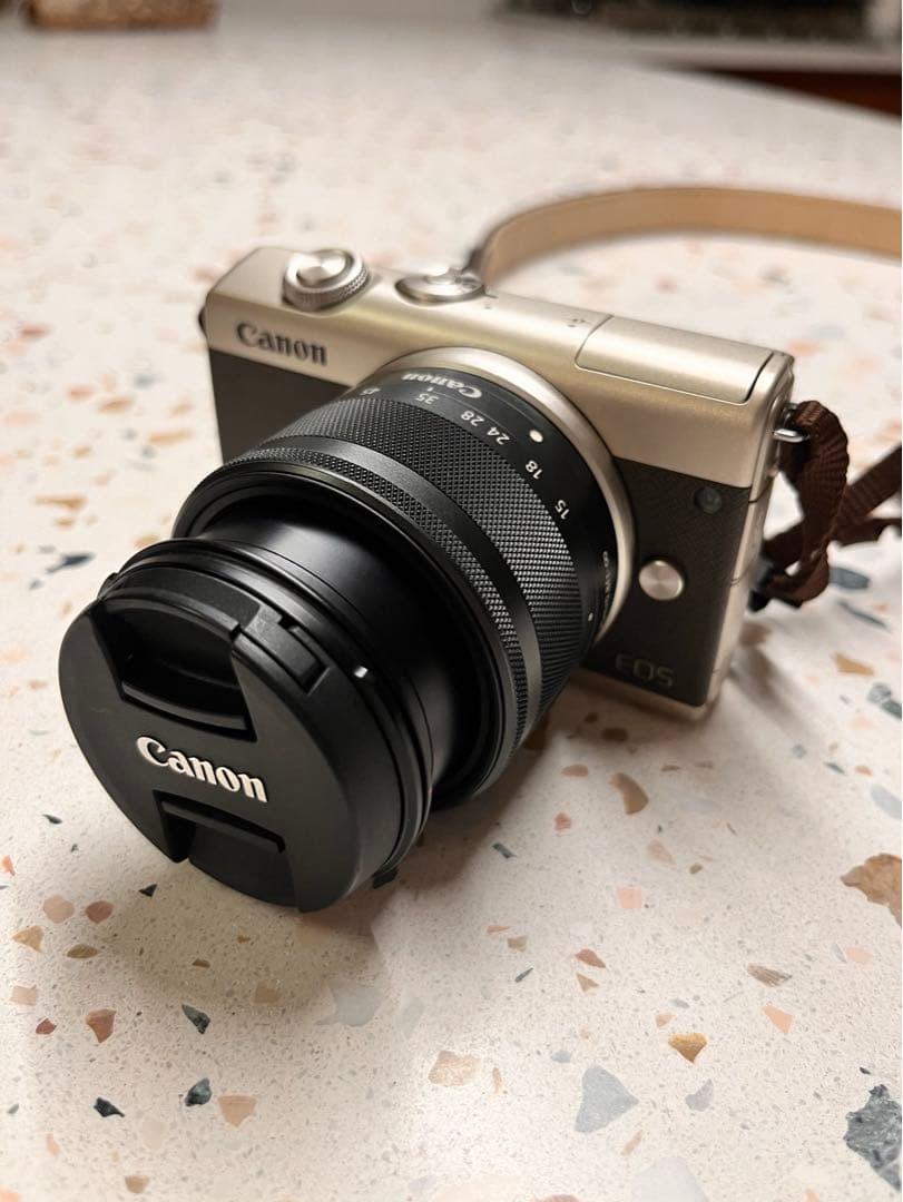 EOS M200リミテッドゴールドキット