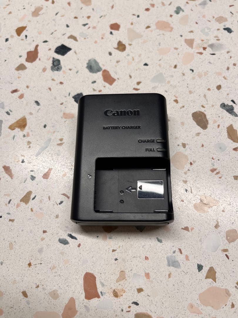 EOS M200リミテッドゴールドキット