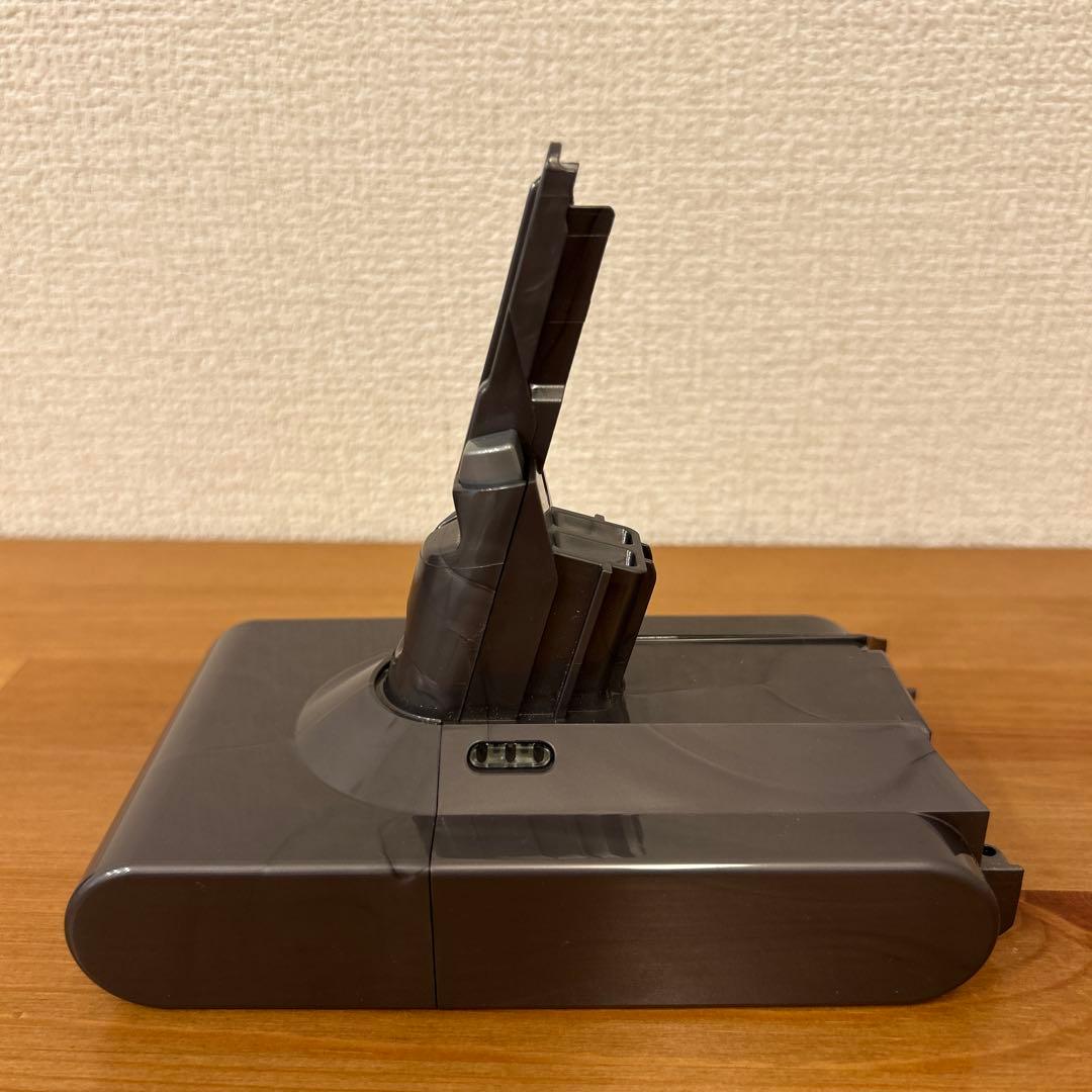 ダイソン公式HP純正品V8バッテリー【ほぼ未使用】